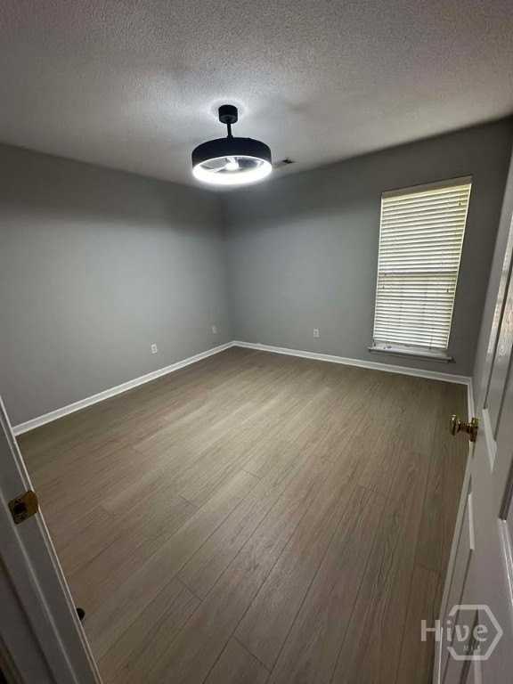 225 Stephanie Ave - Photo 7 of 13