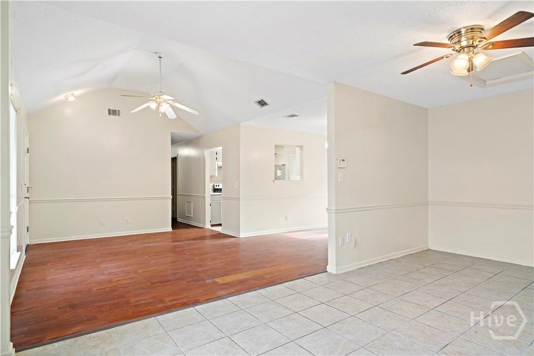 2425 Riviera Dr - Photo 5 of 13