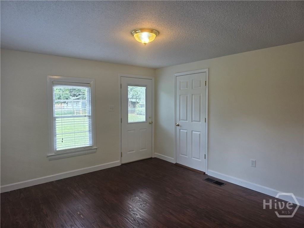 807 Pound Rd - Photo 6 of 37