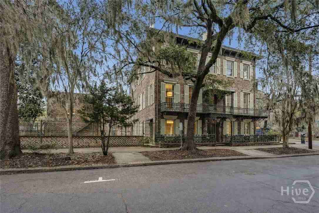 124 E Mcdonough St Unit 100 #100 - Photo 6 of 25