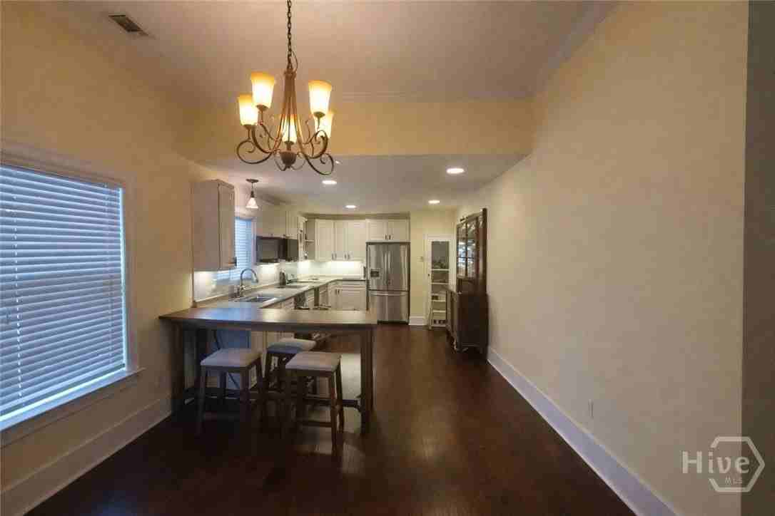 602 E 34th St - Photo 2 of 12