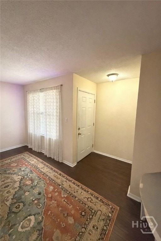 401 N Cromwell Rd Apt R1 #R1 - Photo 2 of 12