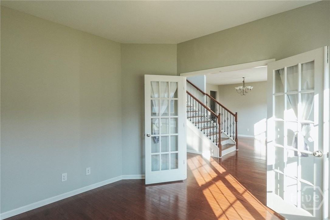 25 Litchfield Dr - Photo 7 of 48