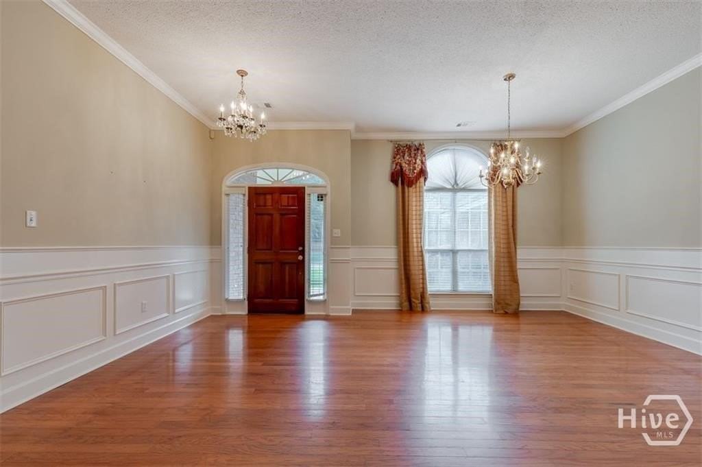 400 Stephanie Ave - Photo 5 of 39