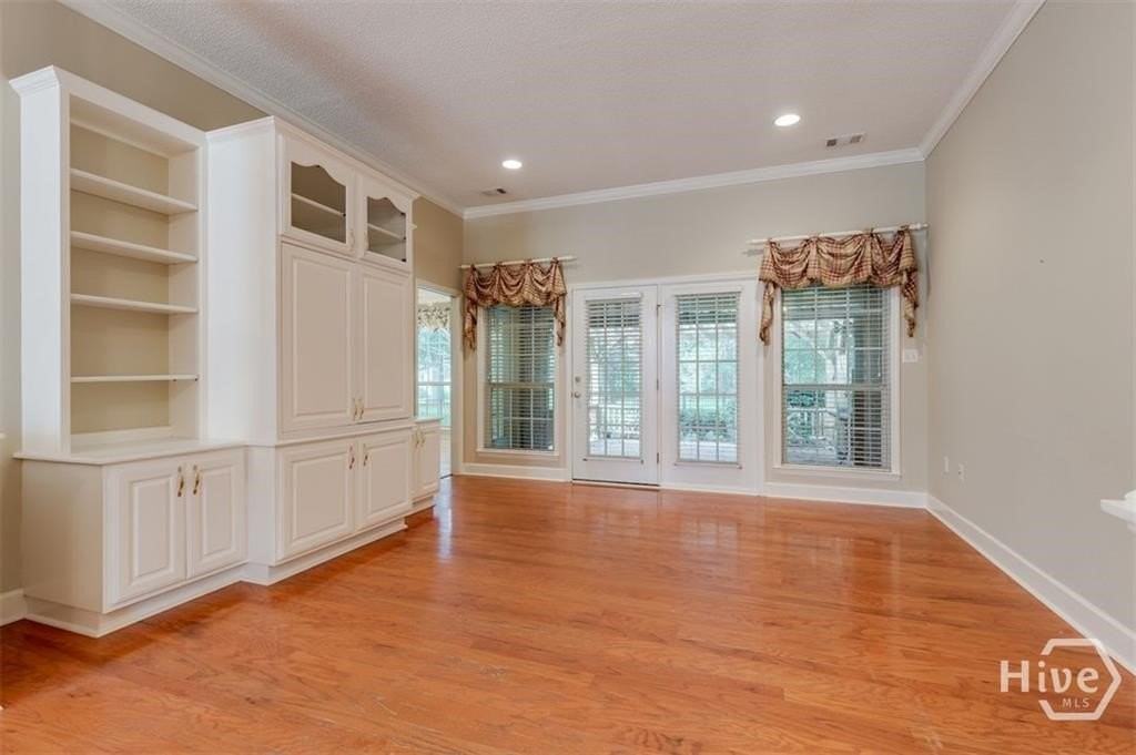 400 Stephanie Ave - Photo 7 of 39