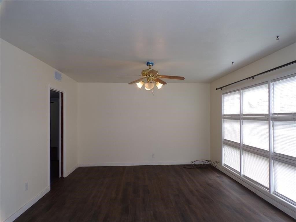 1503 N Water St - Photo 2 of 10