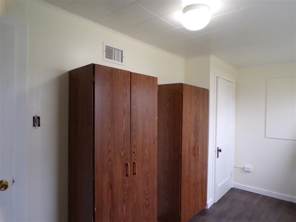 1503 N Water St - Photo 6 of 10