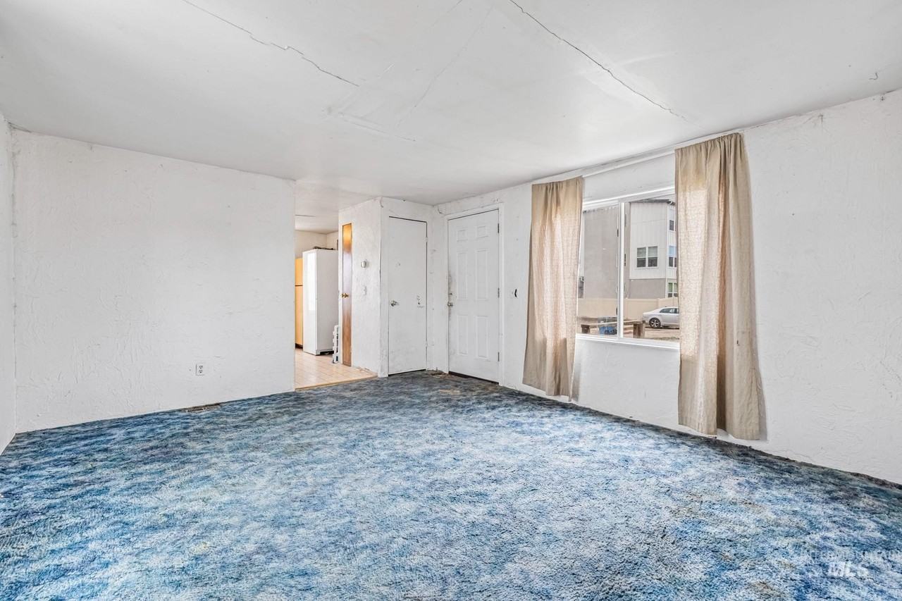 3948 N Adams St Trlr 11 - Photo 3 of 21