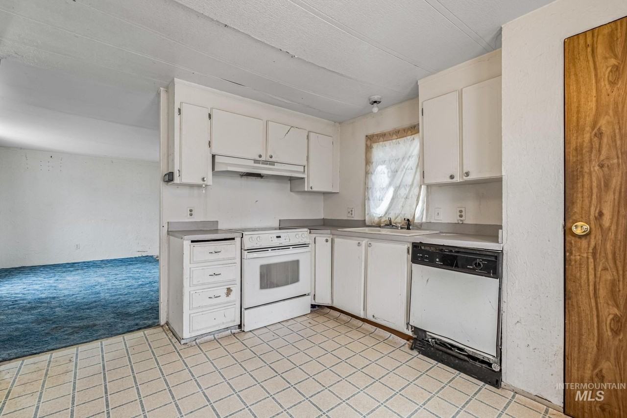 3948 N Adams St Trlr 11 - Photo 7 of 21