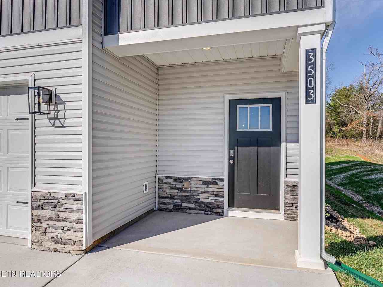 3503 Bisham Wood Ln - Photo 4 of 39