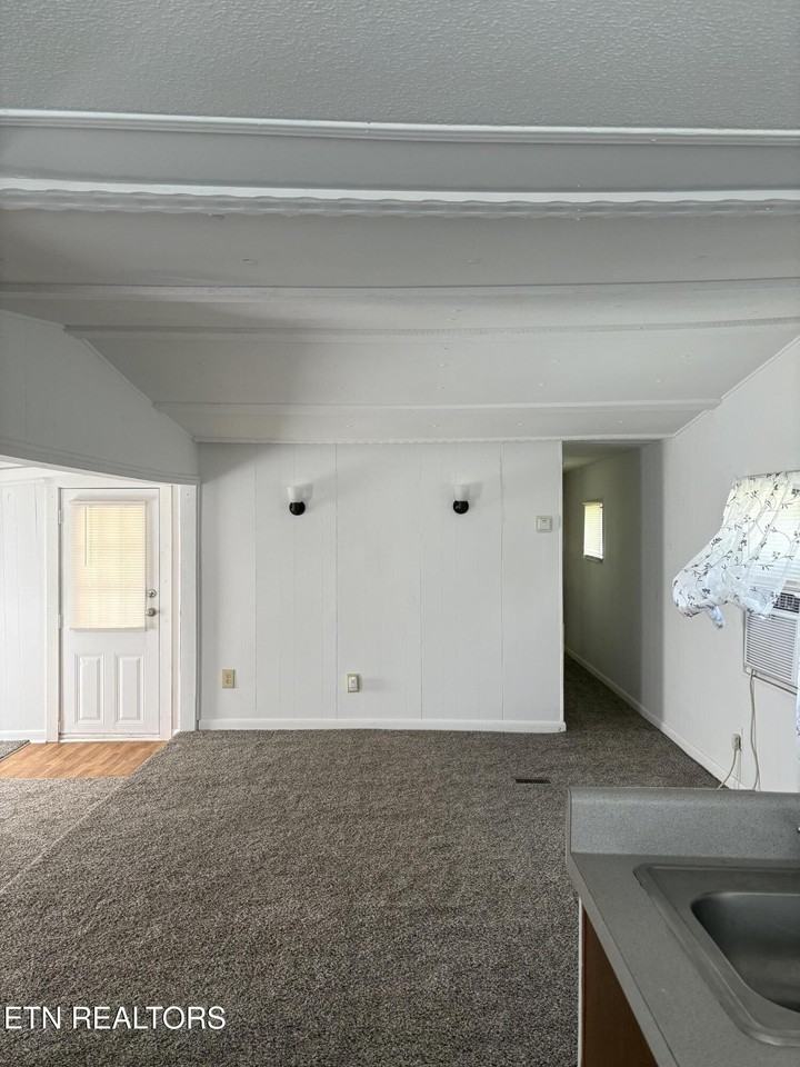 139 Hillview Rd - Photo 2 of 10