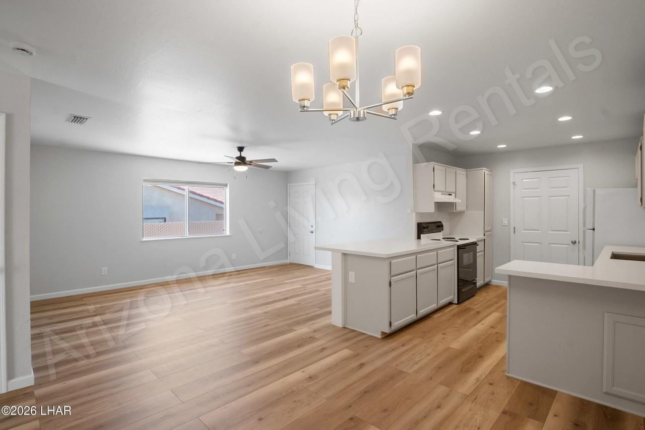 3240 Osborn Dr Apt 102 #102 - Photo 7 of 18