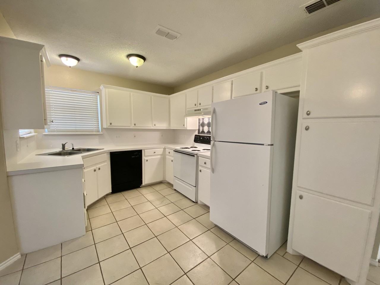 8107 Temple Ave - Photo 7 of 16