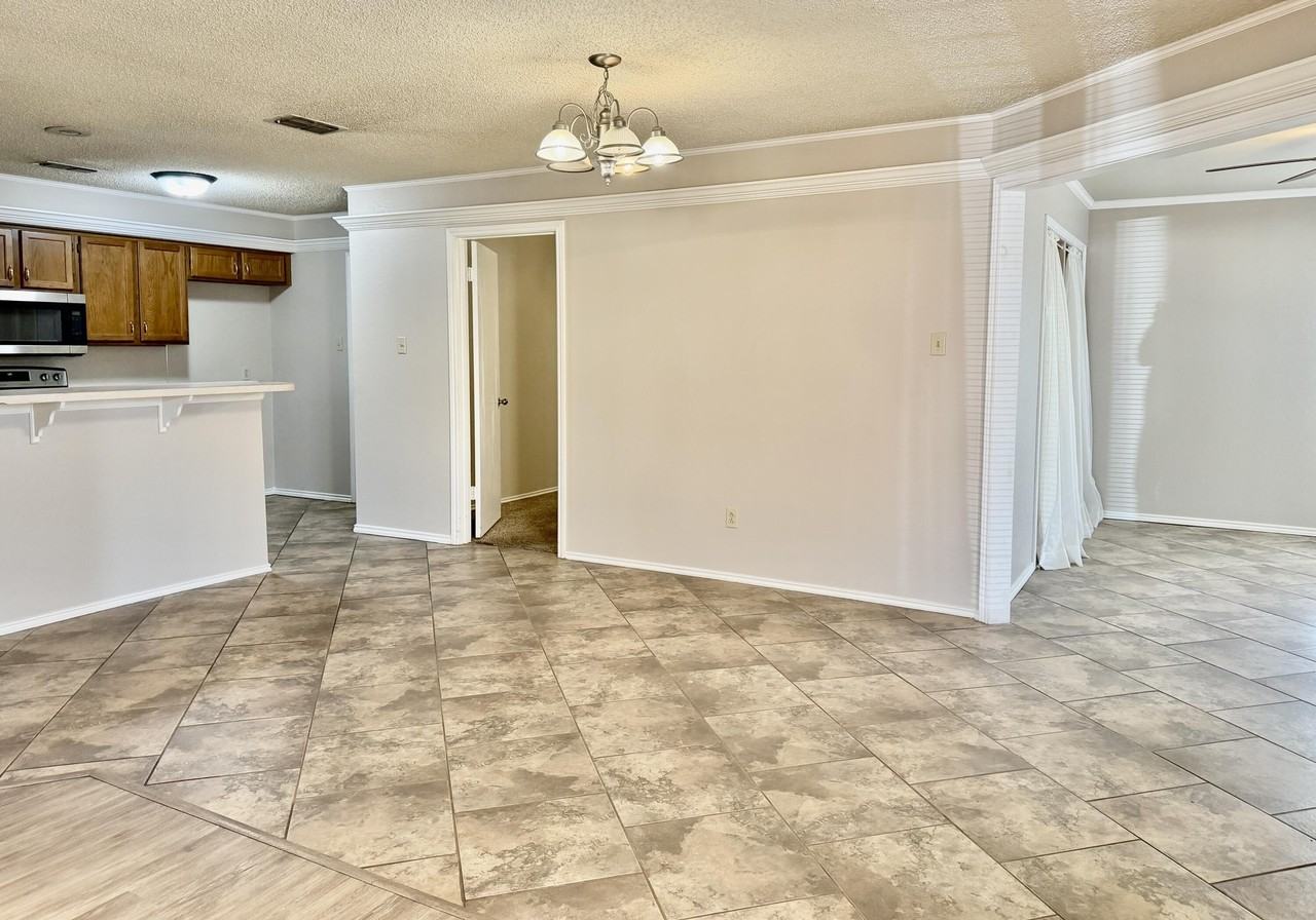 3315 78th St - Photo 7 of 32