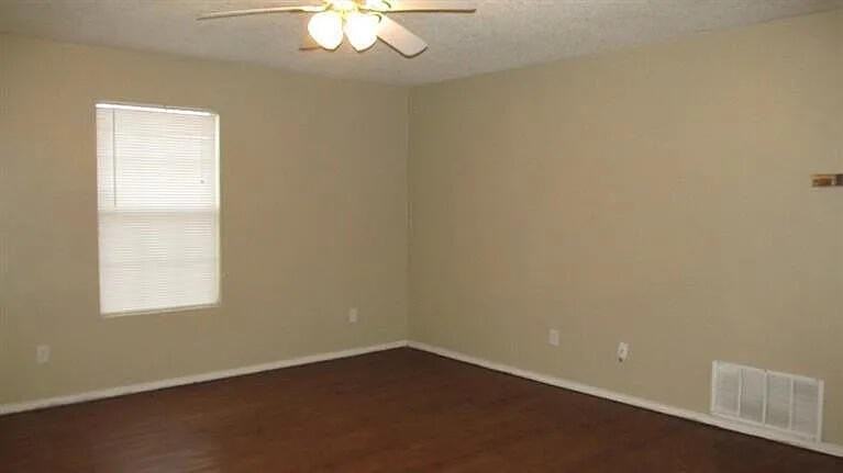 914 82nd St Unit B #B - Photo 4 of 8
