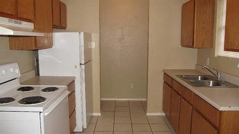 914 82nd St Unit B #B - Photo 7 of 8