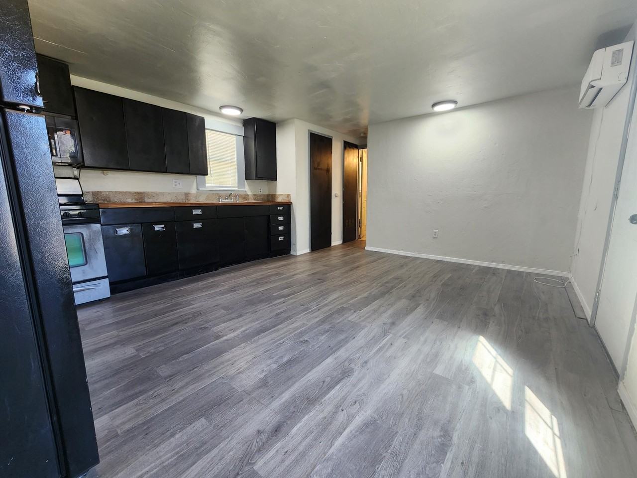 2103 38th St Unit B #B - Photo 3 of 7