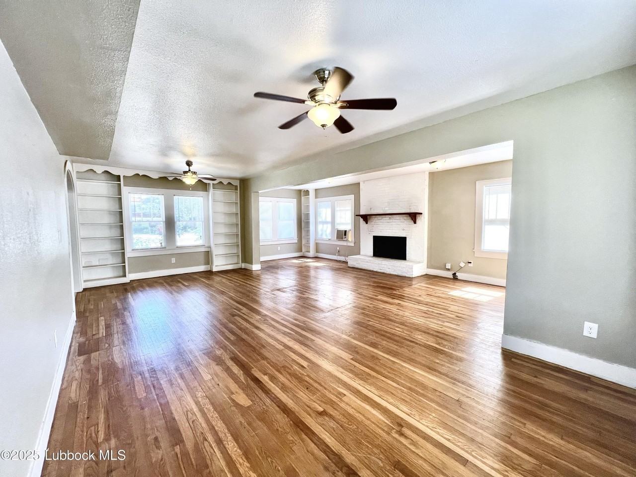 1905 29th St - Photo 3 of 16