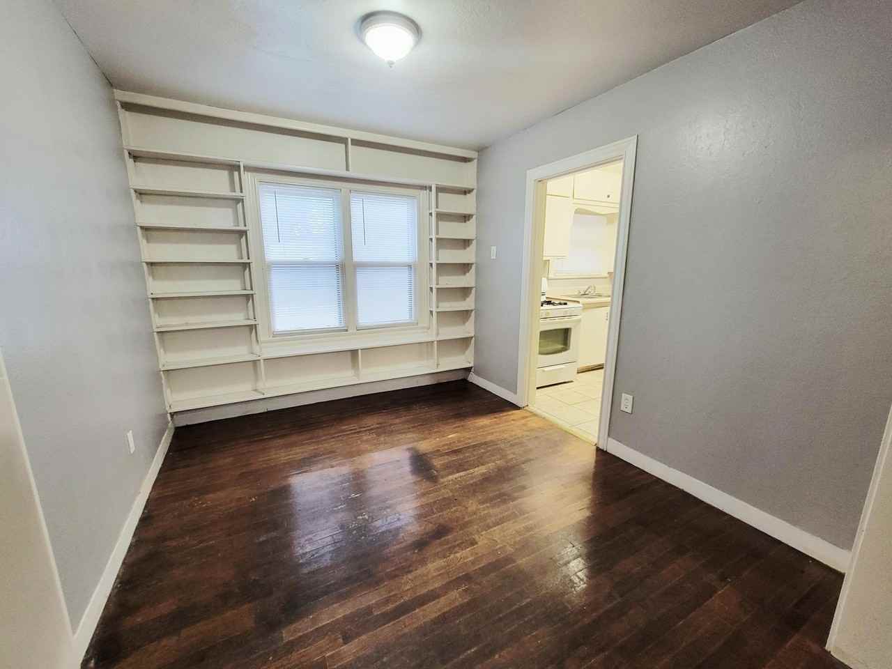 2117 30th St - Photo 7 of 18