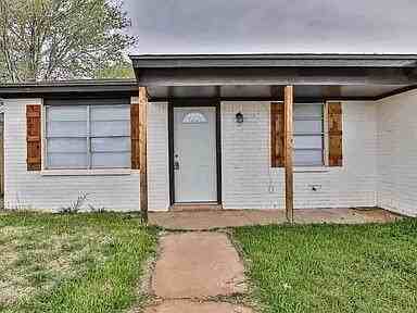 4634 Fordham St - Photo 4 of 39