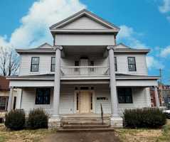 featured image of 341 Grosvenor Ave Apt 2 #2