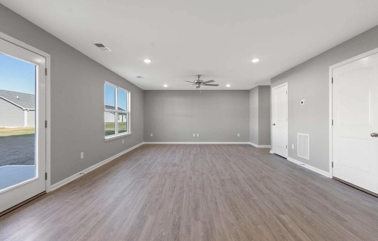 8113 Driftwood Loop - Photo 3 of 5