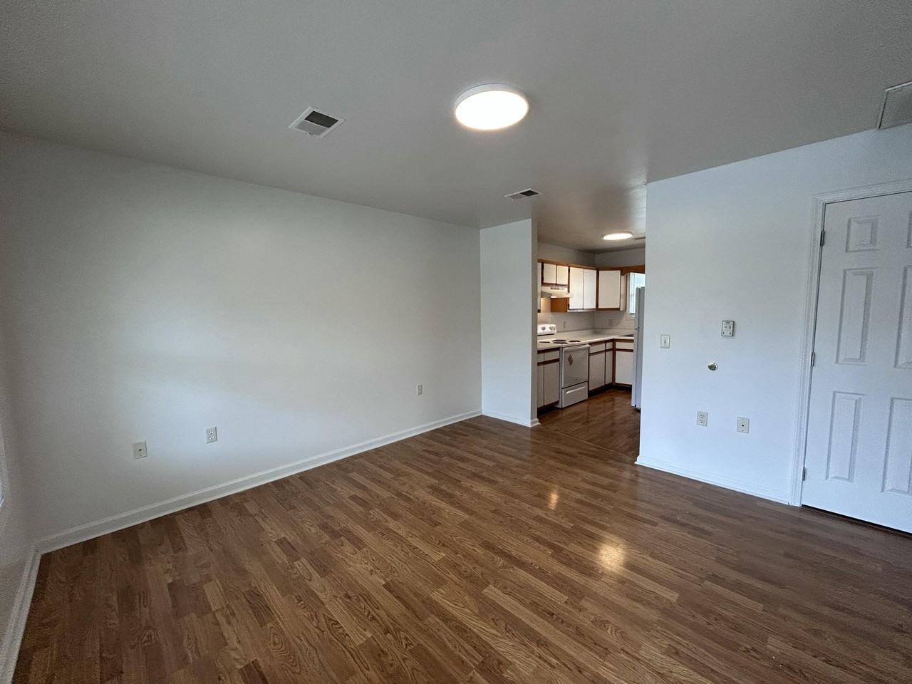 10 Driftwood Cir Apt 1 #1 - Photo 2 of 8