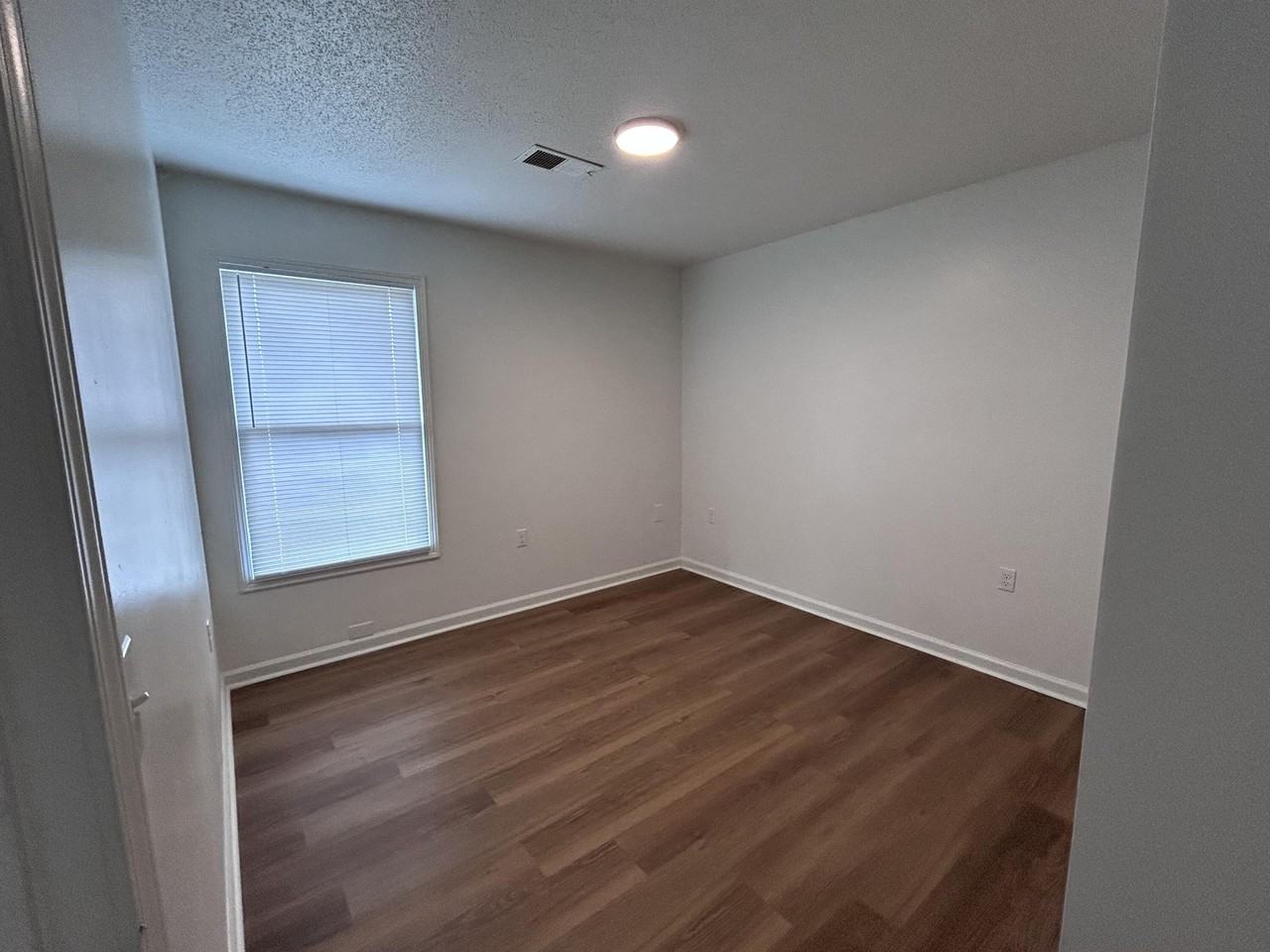 47 Driftwood Cir Apt 1 #1 - Photo 3 of 8