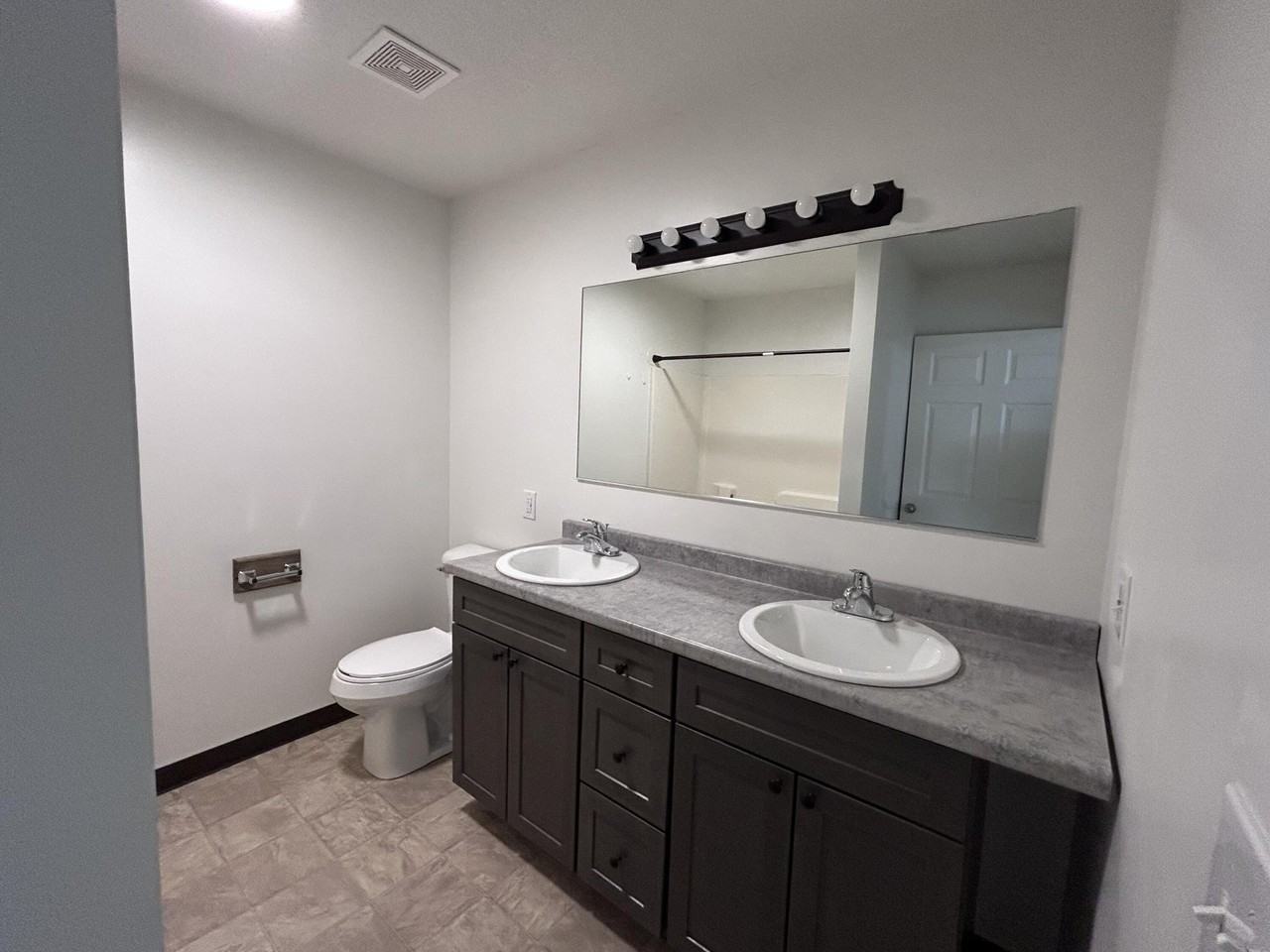 47 Driftwood Cir Apt 1 #1 - Photo 6 of 8