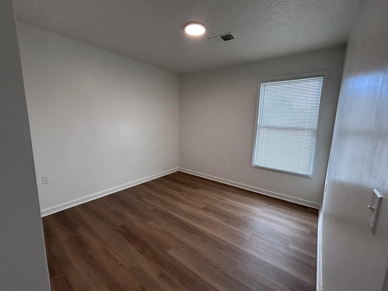 47 Driftwood Cir Apt 1 #1 - Photo 7 of 8