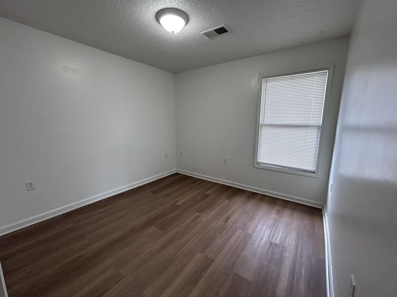 50 Driftwood Cir Apt 2 #2 - Photo 5 of 8