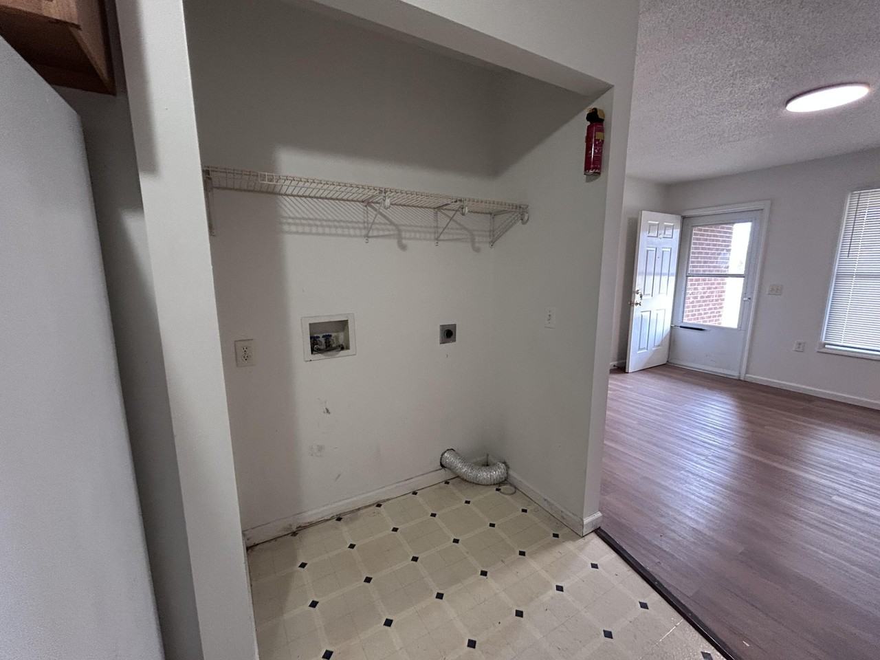 50 Driftwood Cir Apt 2 #2 - Photo 6 of 8