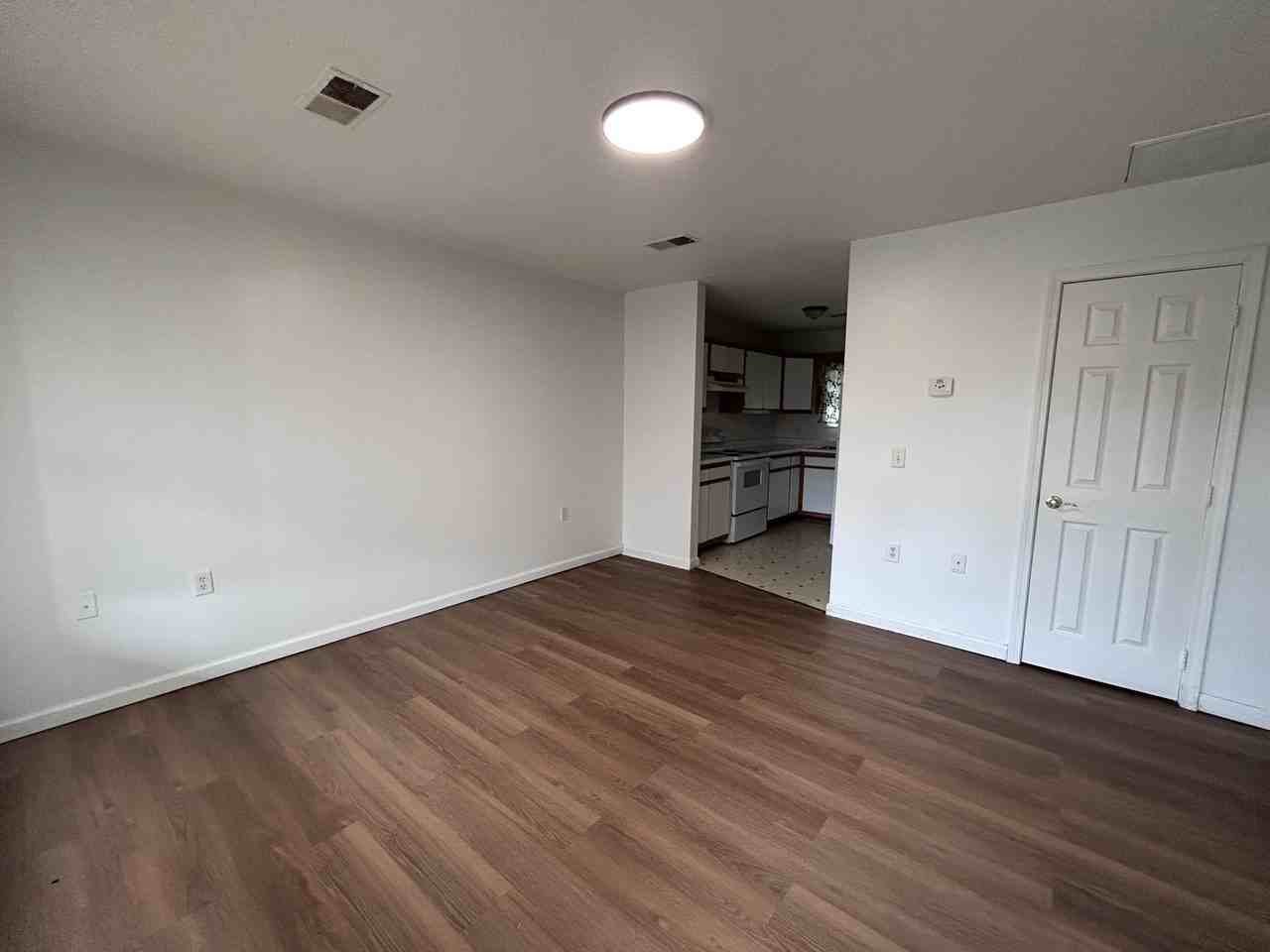 50 Driftwood Cir Apt 2 #2 - Photo 7 of 8