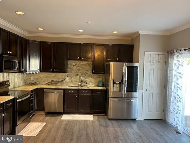 215 Keenan Way - Photo 3 of 26