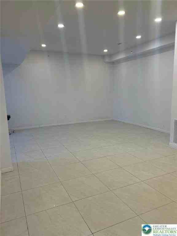 134 S 3rd St Apt B #B - Photo 3 of 19