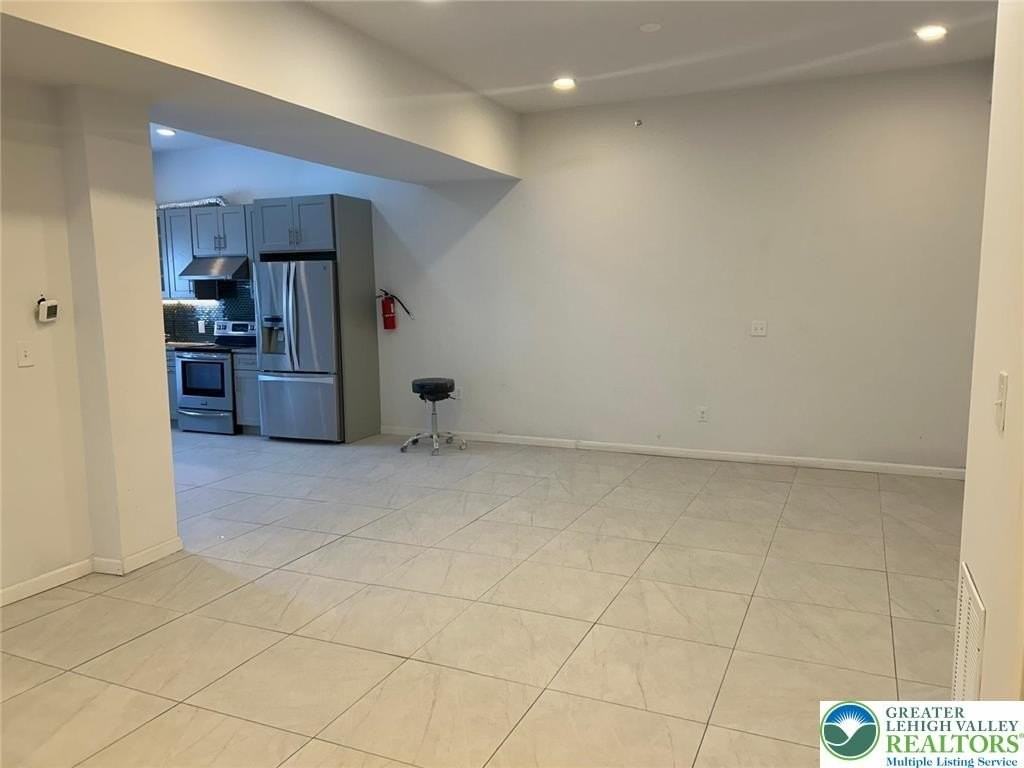 134 S 3rd St Apt B #B - Photo 4 of 19