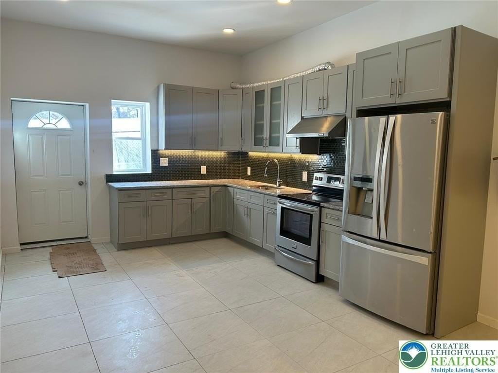 134 S 3rd St Apt B #B - Photo 7 of 19