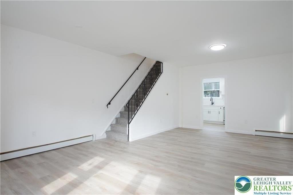 541 Jischke St - Photo 3 of 10