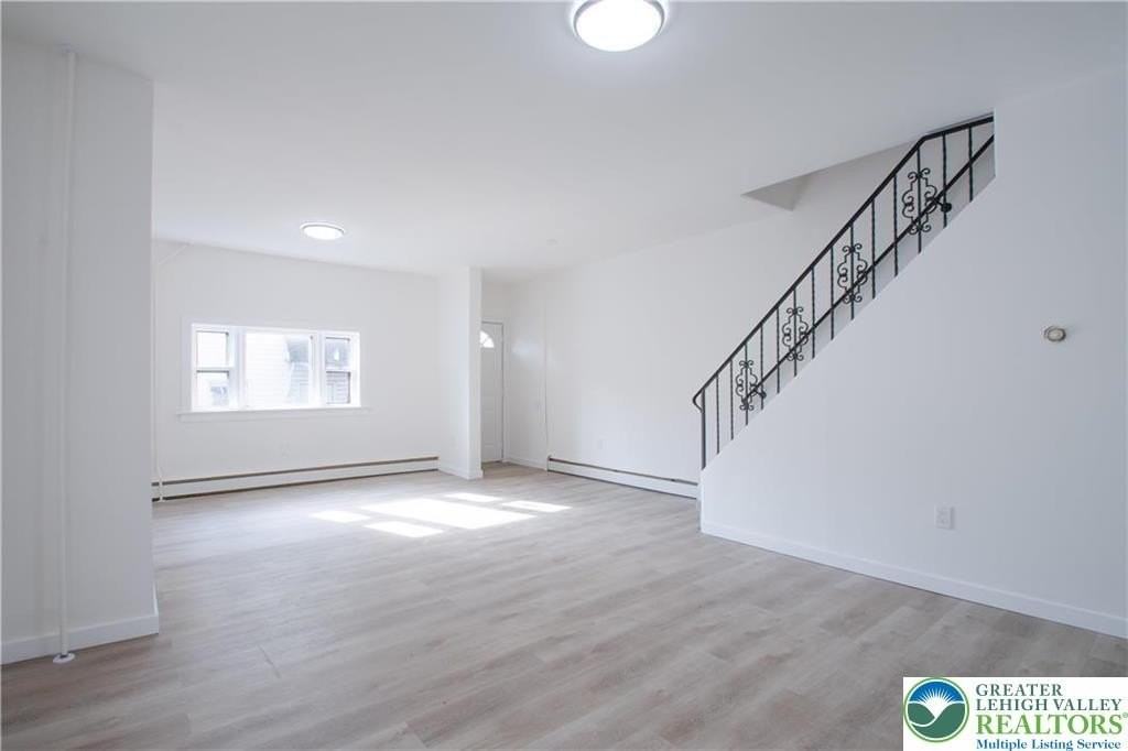 541 Jischke St - Photo 4 of 10