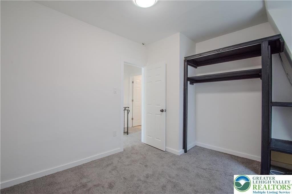 541 Jischke St - Photo 7 of 10