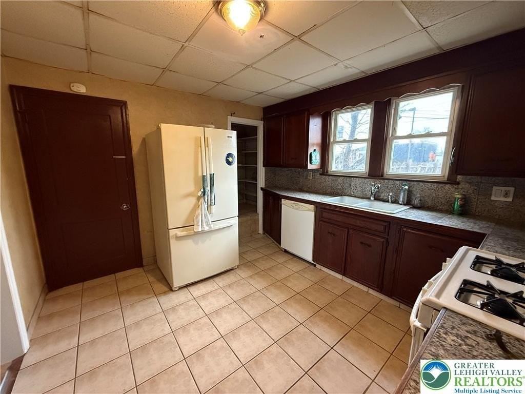 897 N Godfrey St - Photo 3 of 12