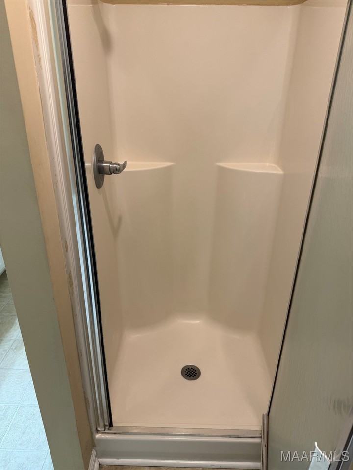 8213 Dison Dr - Photo 3 of 17