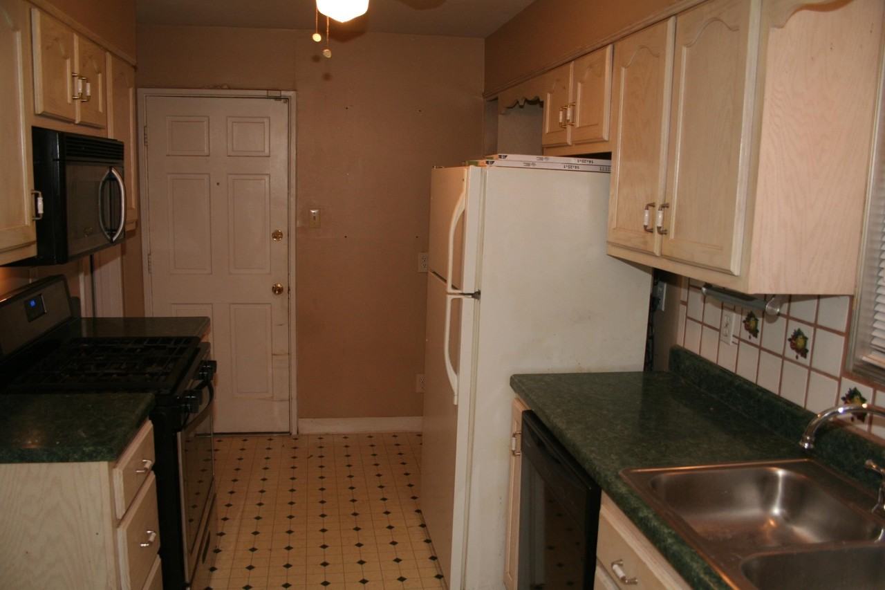 4864 Quince Rd - Photo 2 of 8