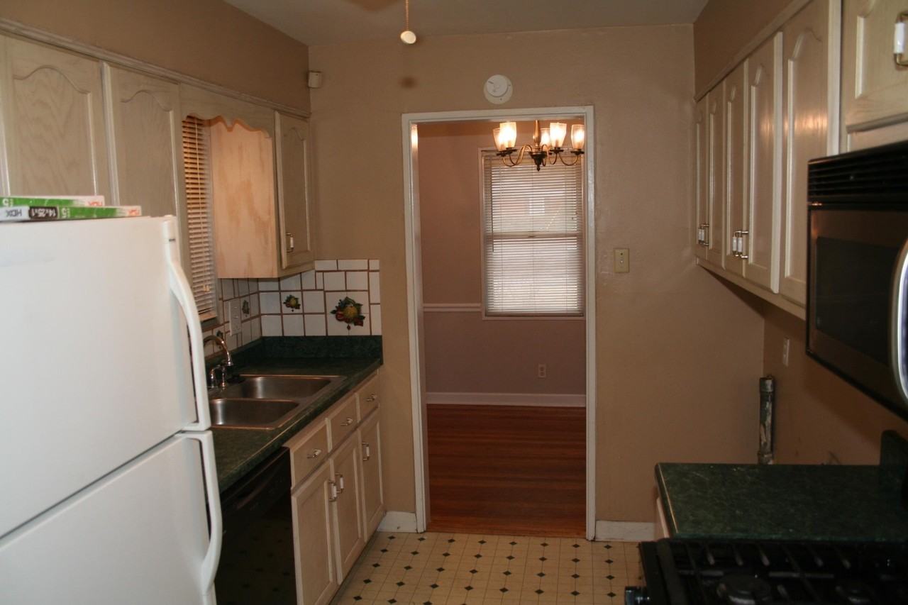 4864 Quince Rd - Photo 3 of 8