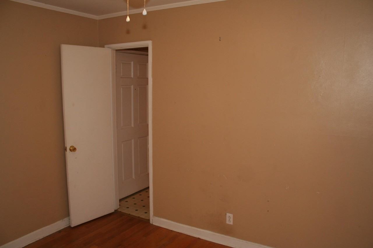 4864 Quince Rd - Photo 4 of 8