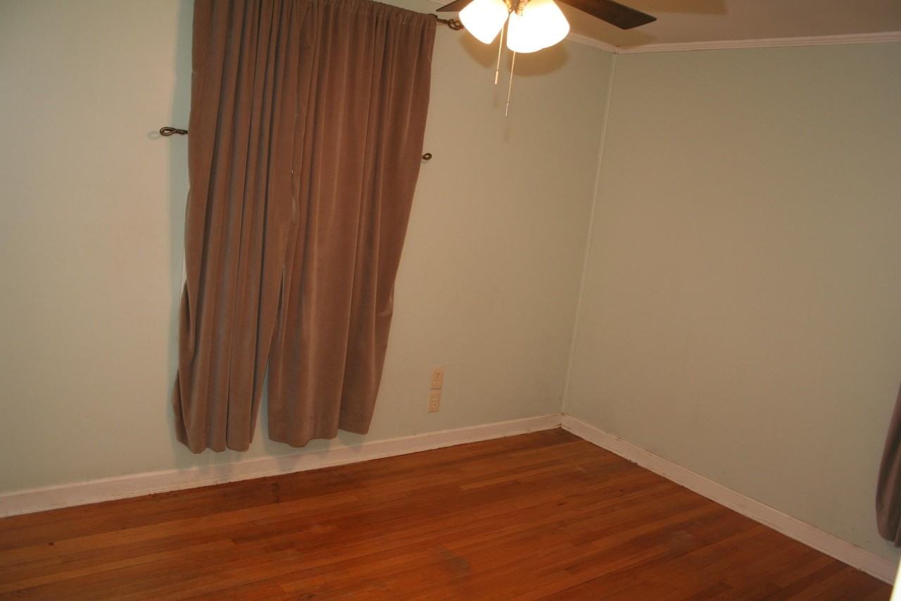 4864 Quince Rd - Photo 6 of 8