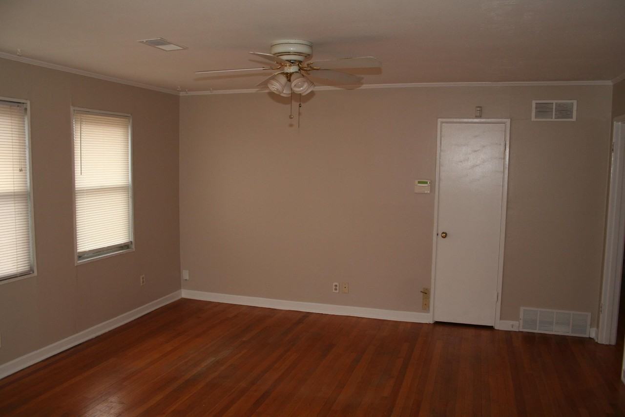 4864 Quince Rd - Photo 7 of 8