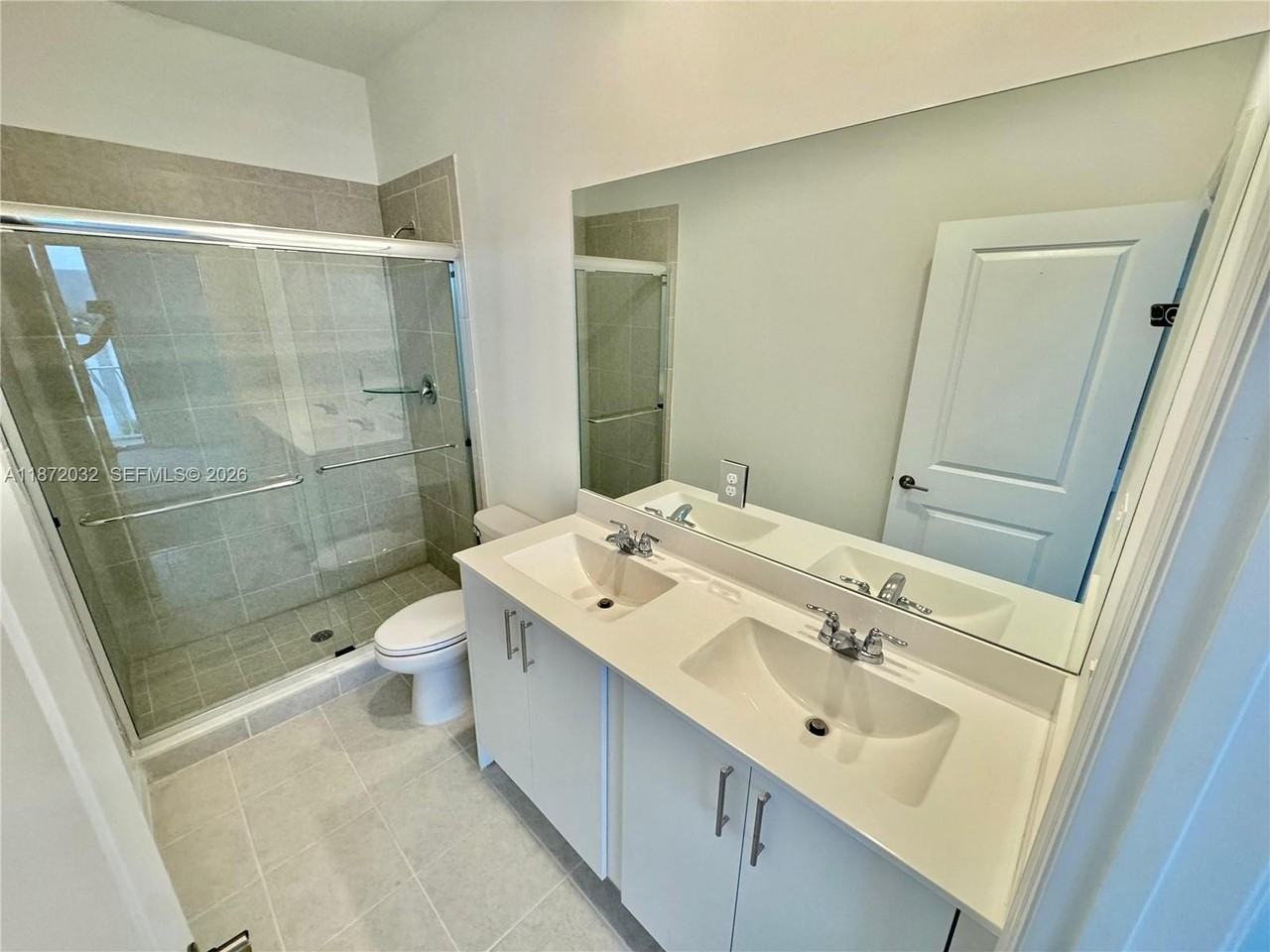 1355 Se 7th Ter #0 - Photo 7 of 17