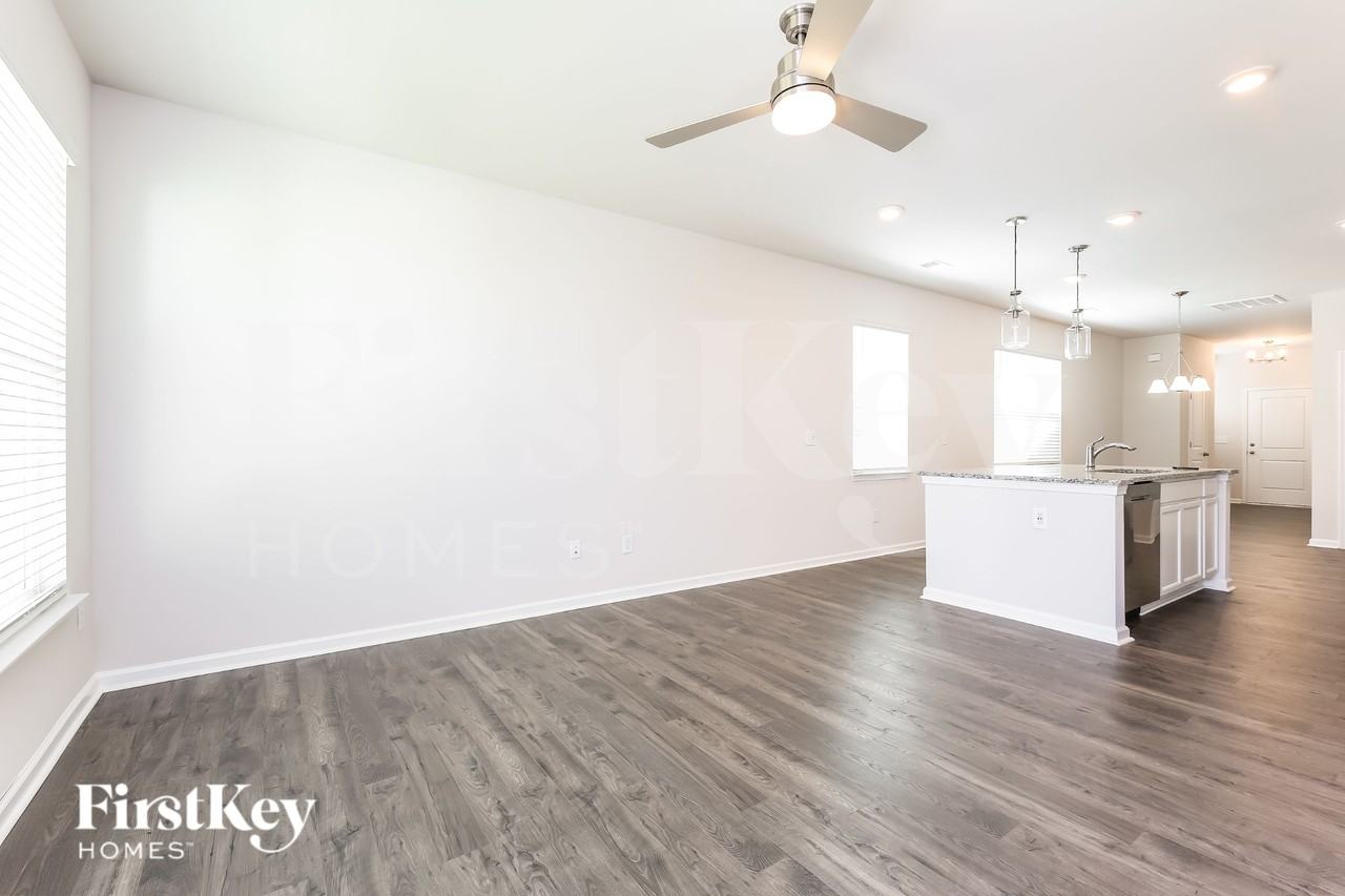 617 Goldburn Way - Photo 3 of 15