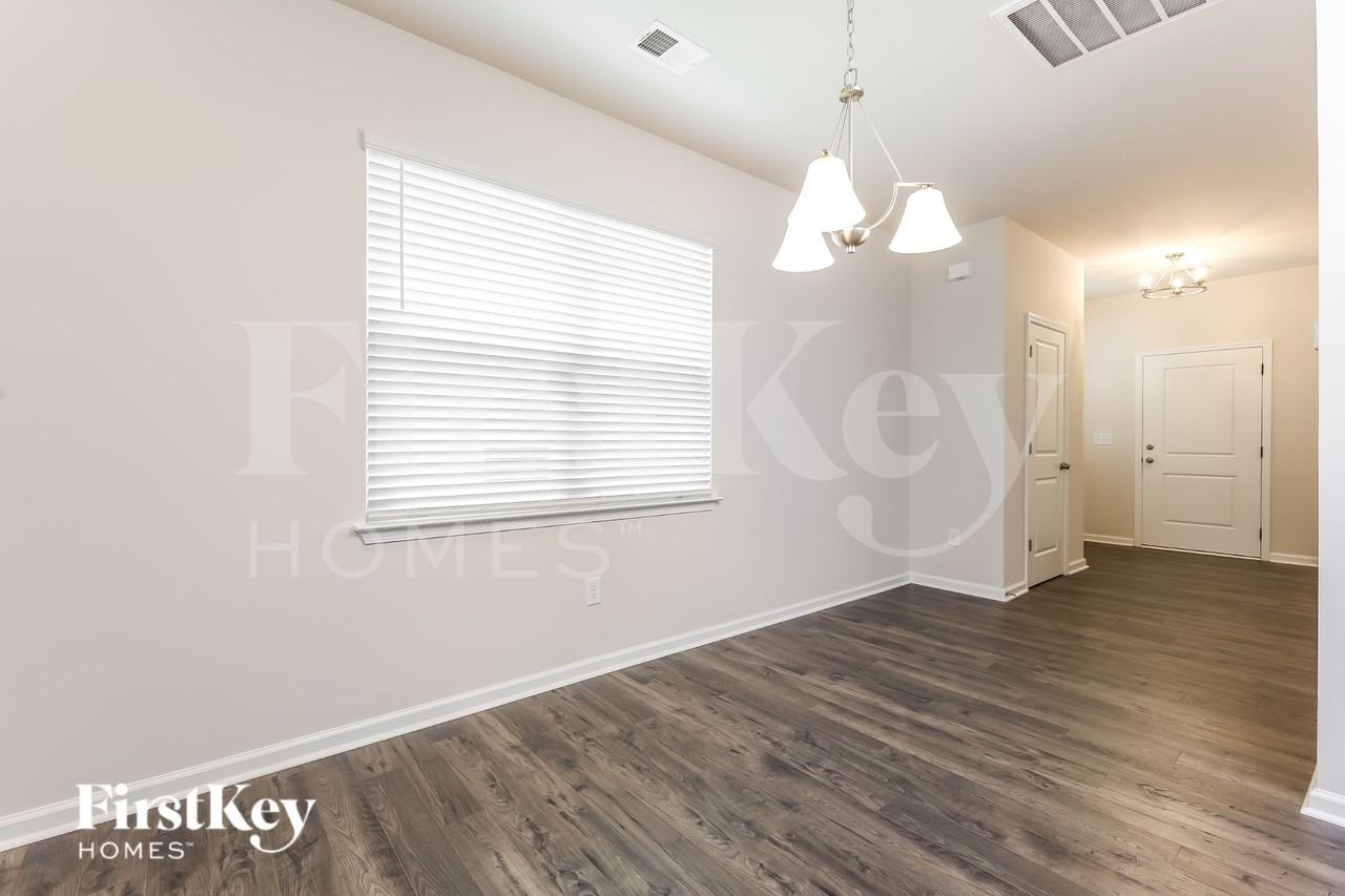 617 Goldburn Way - Photo 5 of 15